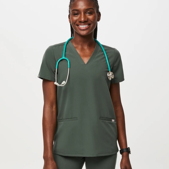 Figs Tops - Figs Moss Casma 3-Pocket Scrubs Top